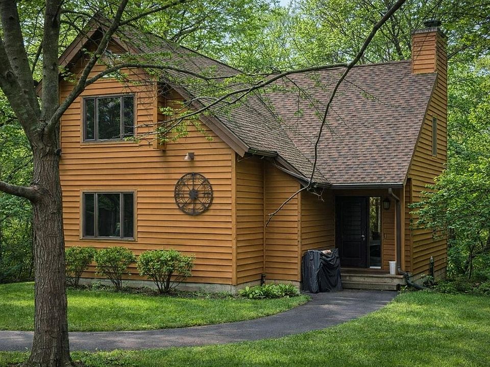 1st image of 3 Woodway Ct