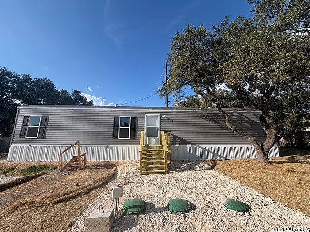 2 bed, 2.0 bath, 820 sqft, $1,300 — Photo 1