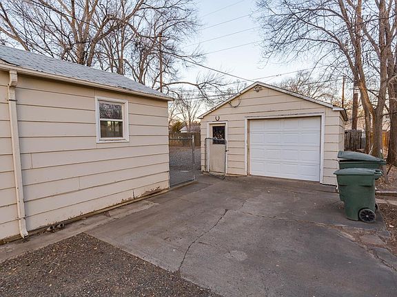 4th image of 296 E Parkview Dr