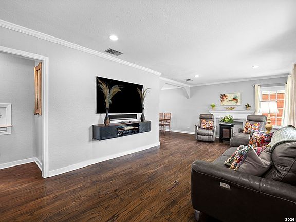 3rd image of 254 Wellesley