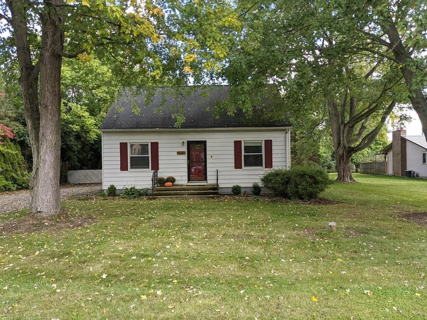 3358 Beaumont Ave photo 1