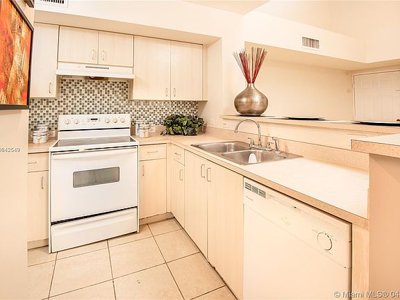 3rd image of 777 SW 111th Way APT 308