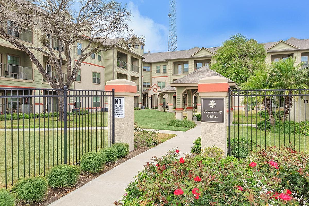 200 W Yoakum Ave 1, Kingsville, TX 78363 Zillow