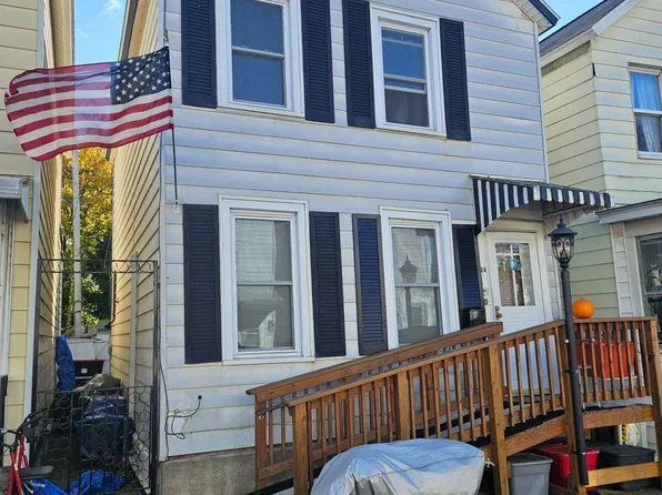 24 Andrewsville Court, Watervliet, NY 12189