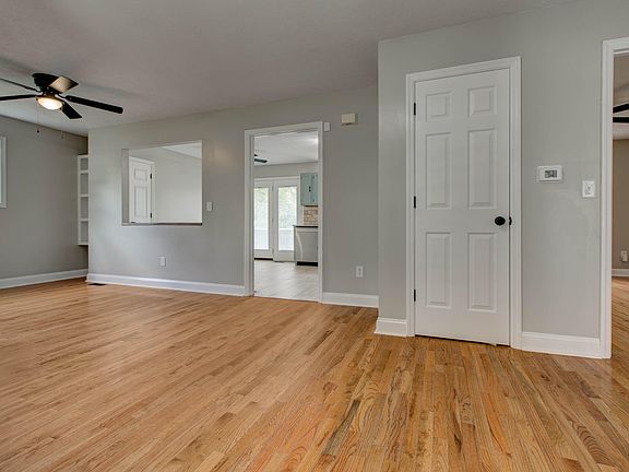 3rd image of 226 Juniper Ct