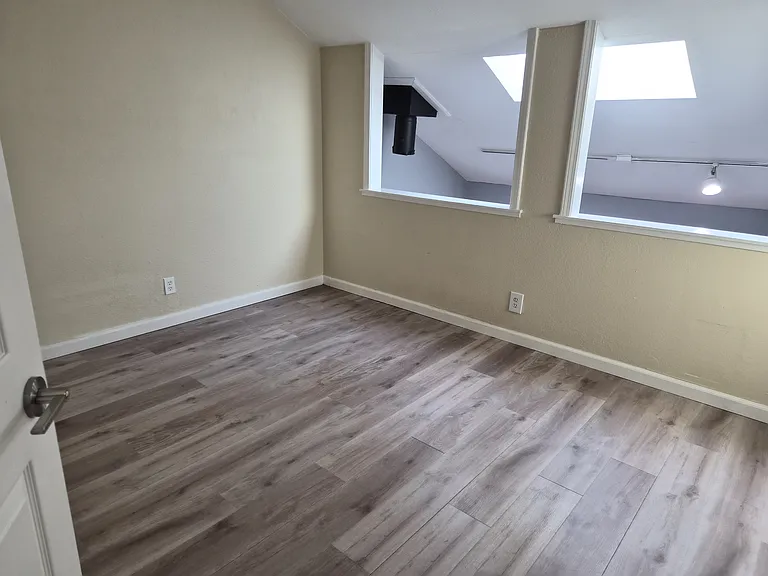 1650 Ocean St — Photo 12