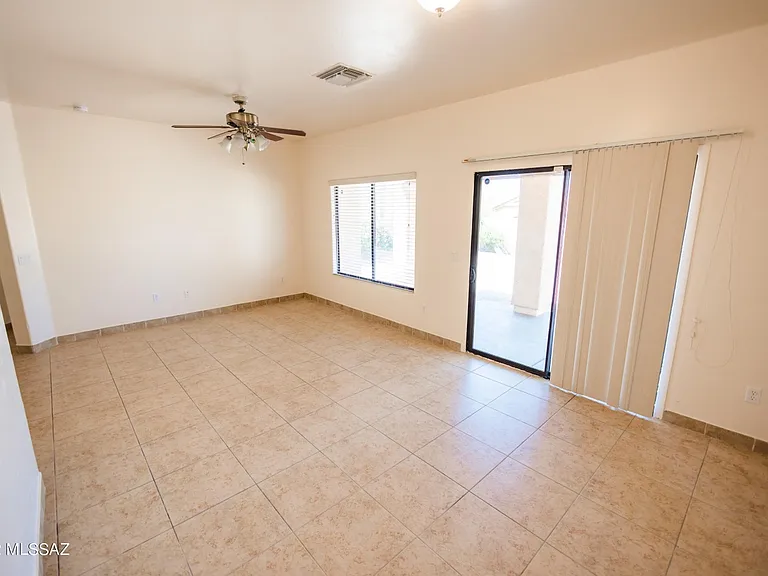 2768 N Bell Hollow Pl — Photo 3