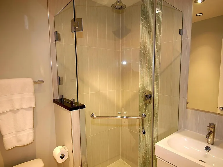 1930 New Hampshire Ave NW #13 — Photo 10