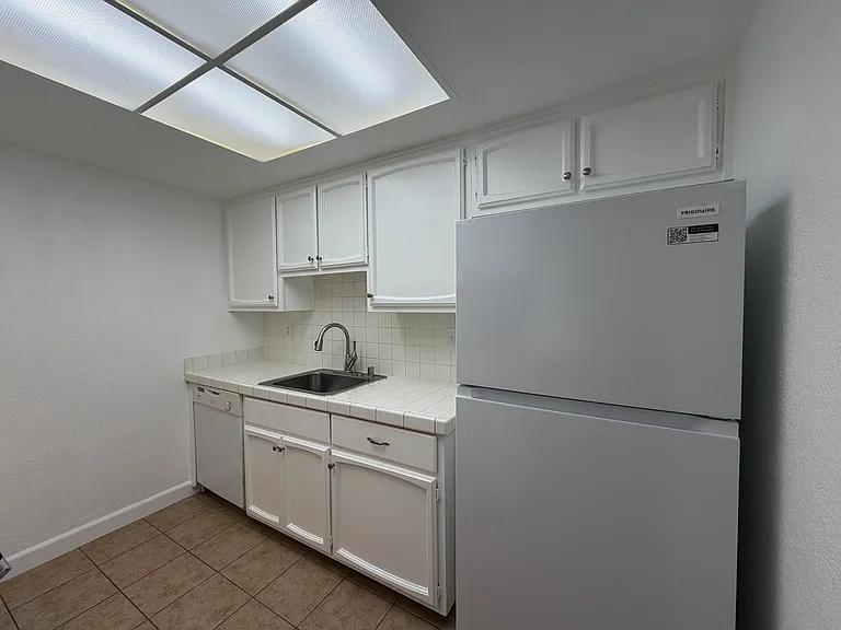 6906 Trovita Way #6906 — Photo 10