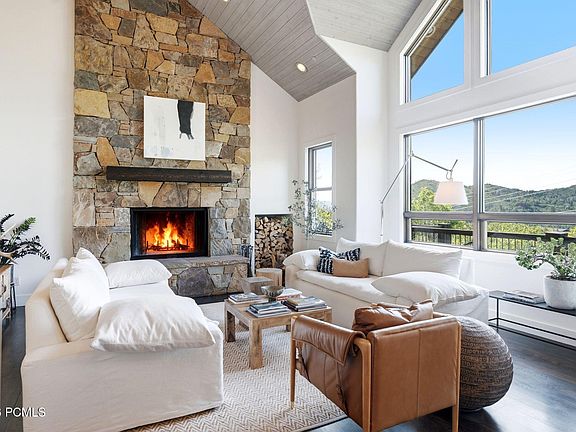 4th image of 3751 Sunridge Dr