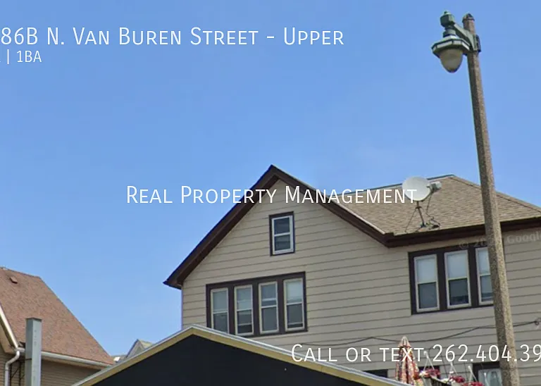 1686B N Van Buren St #UPPER — Photo 1
