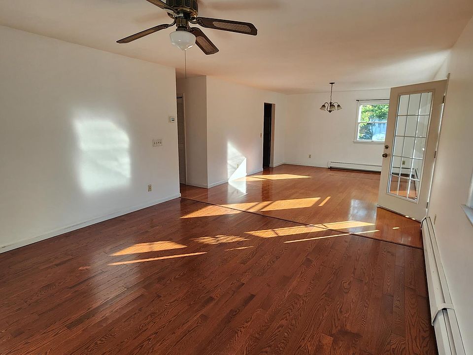 1st image of 21-8 Dell St