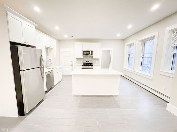 1284 Commonwealth Ave. #1 Boston (Allston) Shared Unit Pho