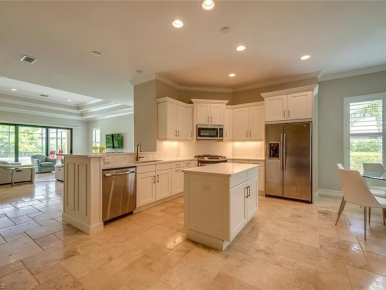 6560 Roma Way — Photo 9