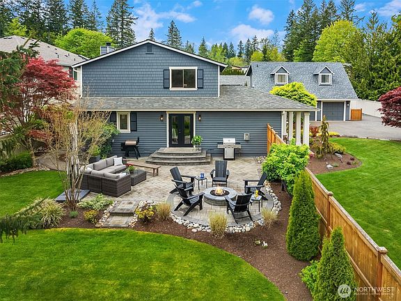 3rd image of 1617 216th Avenue NE