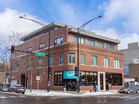 4th image of 811 N Rockwell St APT 3R