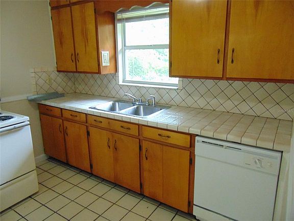 3rd image of 7306 N Highland Ave