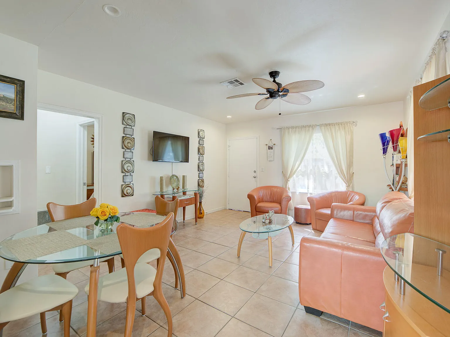 2 bed, 1.0 bath, 1650 sqft, $2,100 — Photo 3