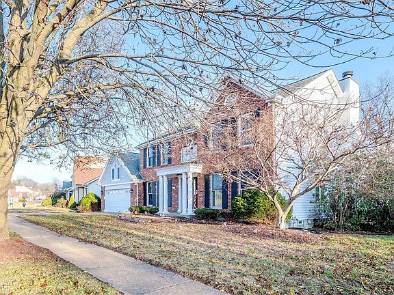 4th image of 3710 Avenue De Paris Dr