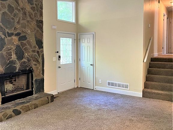3rd image of 5569 Mountain Park Way