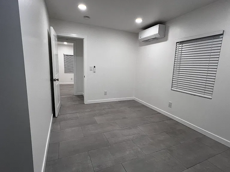 9717 Oak St — Photo 15