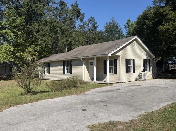 200 Draper St, Batesville, MS 38606