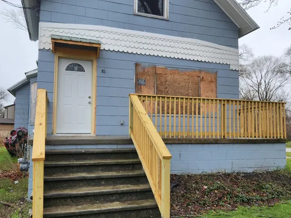 918 W 8th St, Michigan City, IN 46360