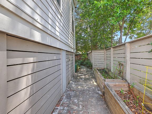 5th image of 20 N Tracy St