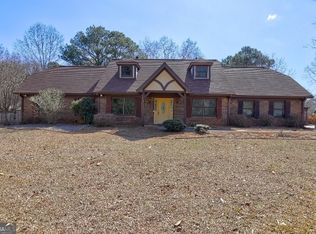 335 Castlewood Rd, Tyrone, GA 30290