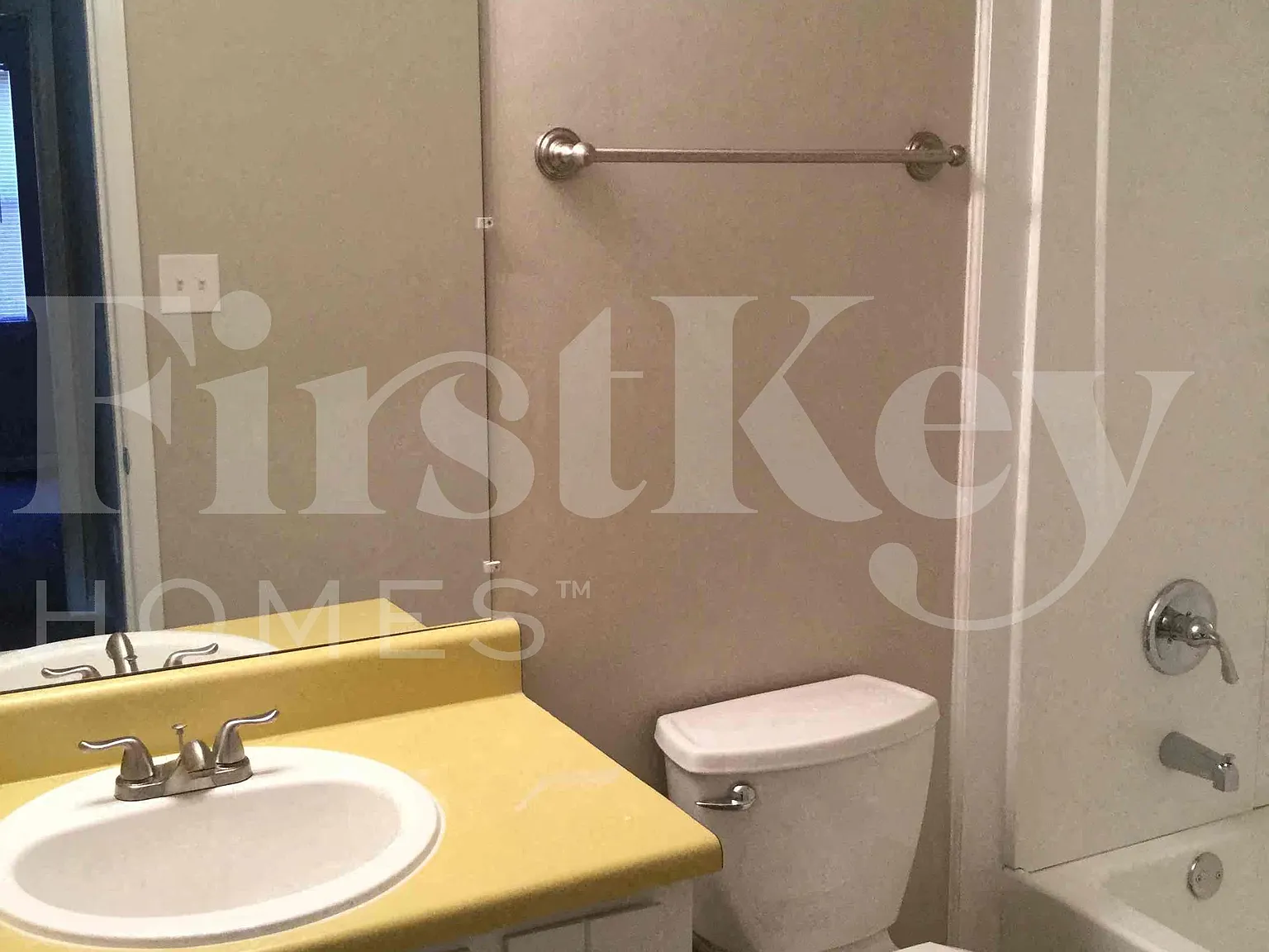 3 bed, 2.0 bath, 1744 sqft, $2,120 — Photo 4