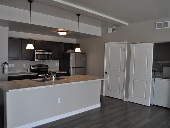 4th image of 3420 Eastbrook St #3432