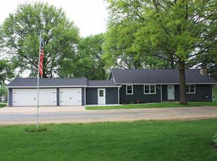 125 W Oak St, Long Grove, IA 52756