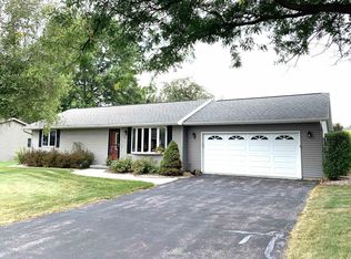 129 Niehoff Dr, Fall River, WI 53932