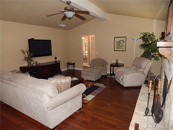 5th image of 2102 Bengal Ln