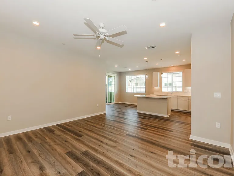 29428 Walnut Tree Way — Photo 2