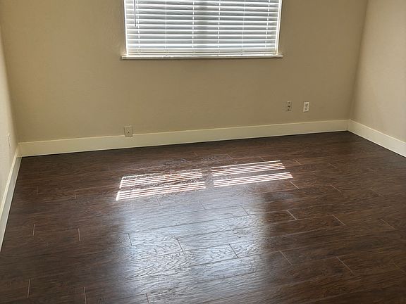 3rd image of 1217 NW 33rd St #1/2