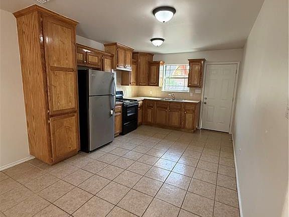3rd image of 523 Perkins Ave