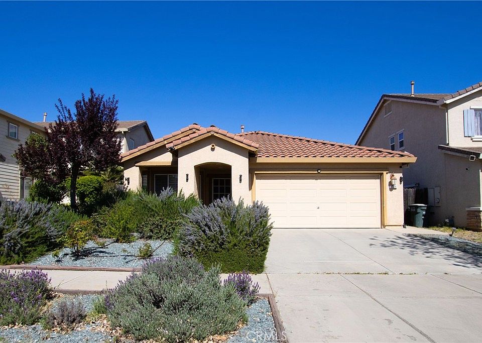 1st image of 1525 La Sierra St