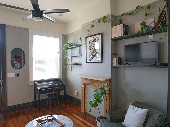 2nd image of 2754 Orleans Ave #2754