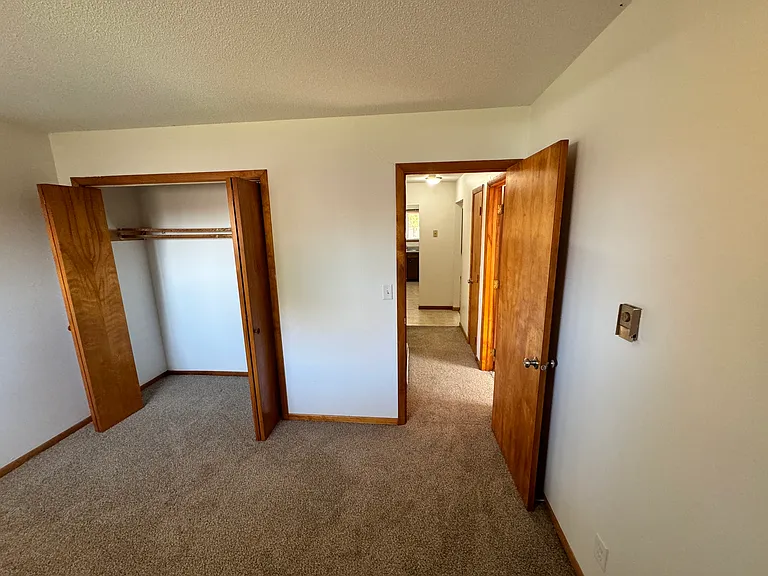Cliffside Apartments — Photo 17