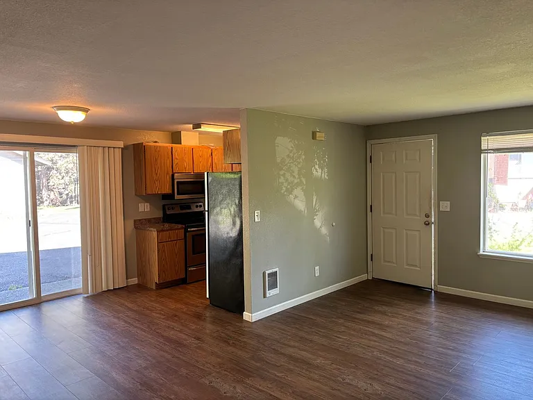 Hill St. Apartments — Photo 2
