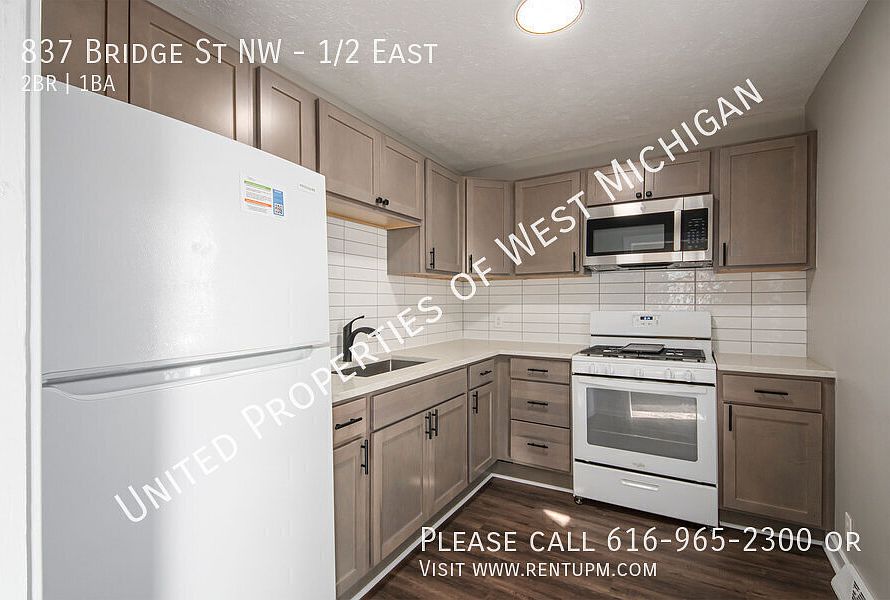 1st image of 837 Bridge St NW #1/2