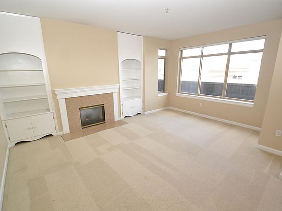 4th image of 900 Aurora Ave N APT 405