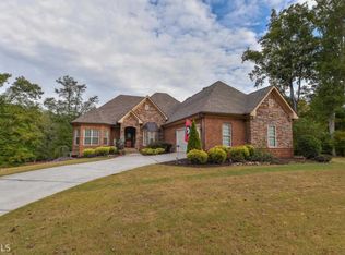 247 Hudson River Dr, Commerce, GA 30530