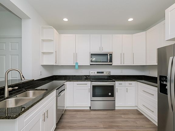 4th image of 115 E Broad St
