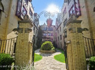 5653 N Spaulding Ave APT 3E, Chicago, IL 60659