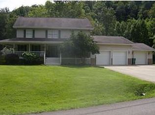 1 Falcon Ln, Winfield, WV 25213