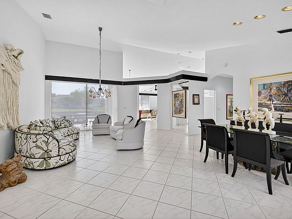 4th image of 7728 Bridlington Drive