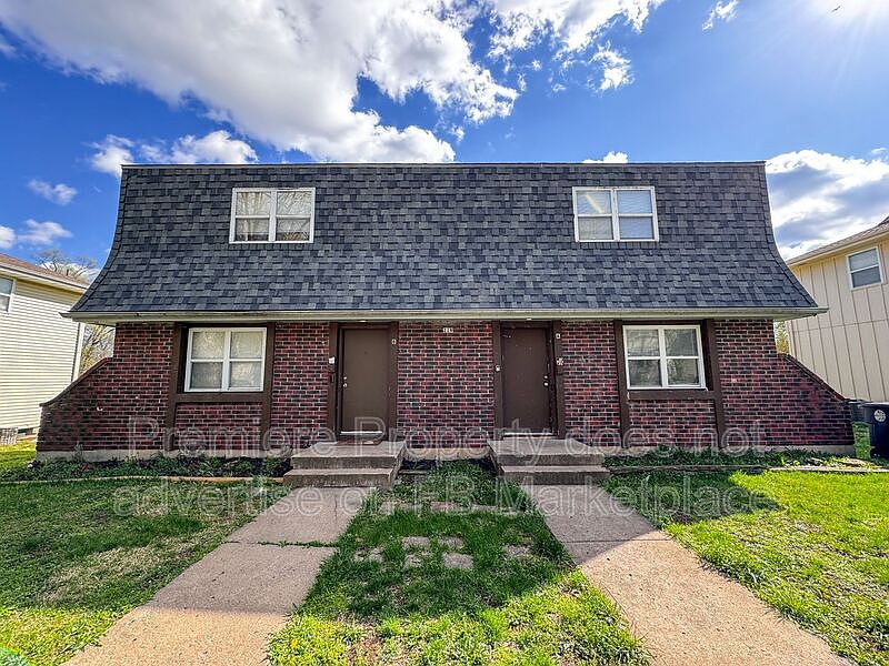 1st image of 219 N Oak Dr Unit A