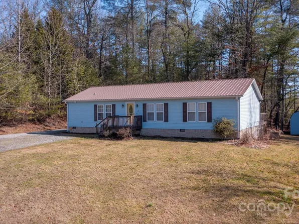 210 Stratford Dr, Penrose, NC 28766